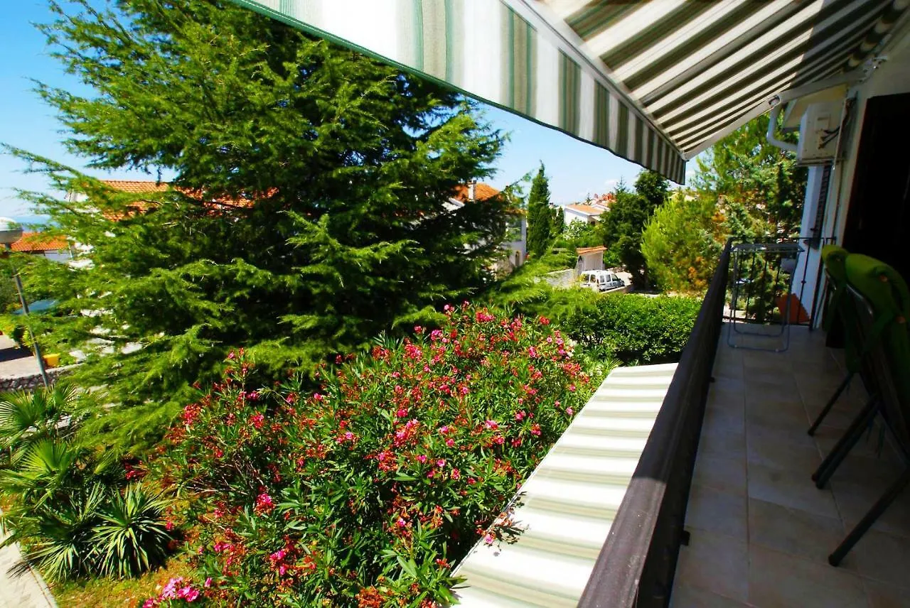 Apartment Olive Groove Malinska Croatia