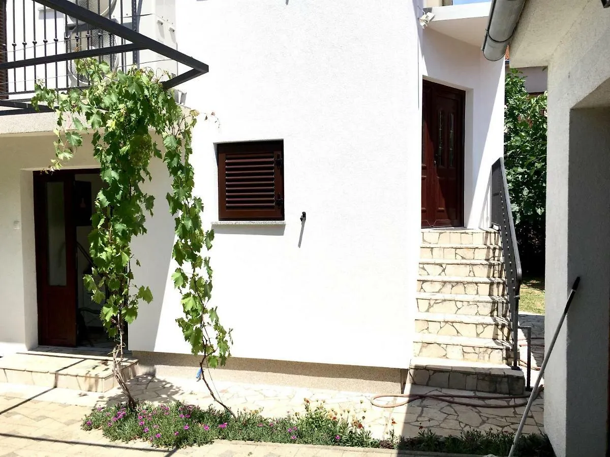 Apartment Olive Groove Malinska