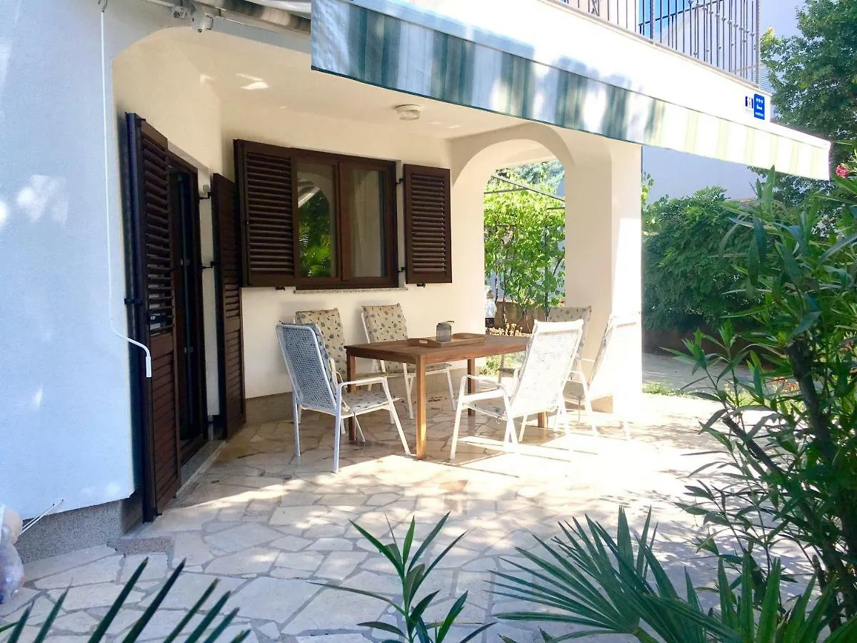 Apartment Olive Groove Malinska